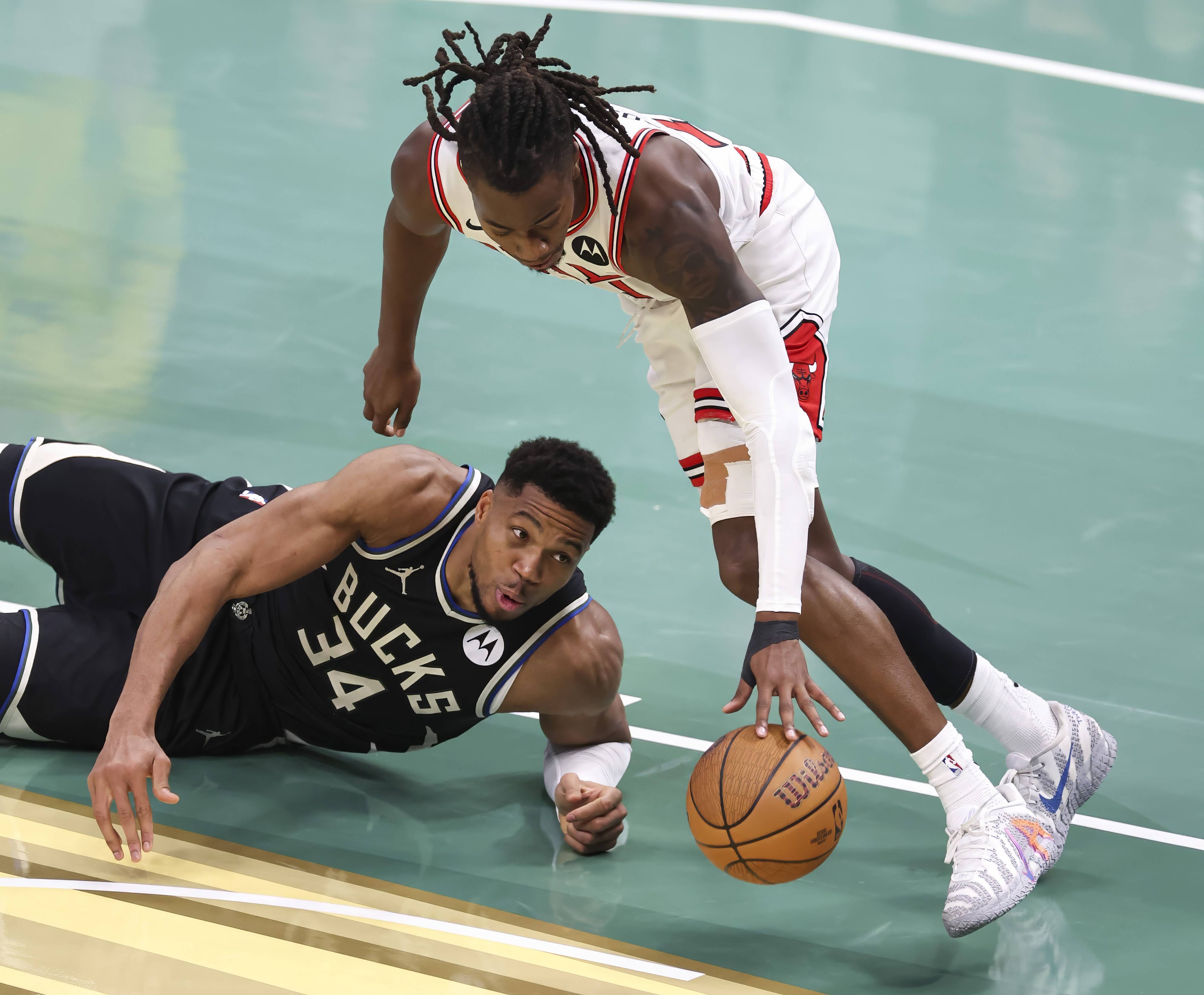 雄鹿队前锋安特托昆博成为MVP热门