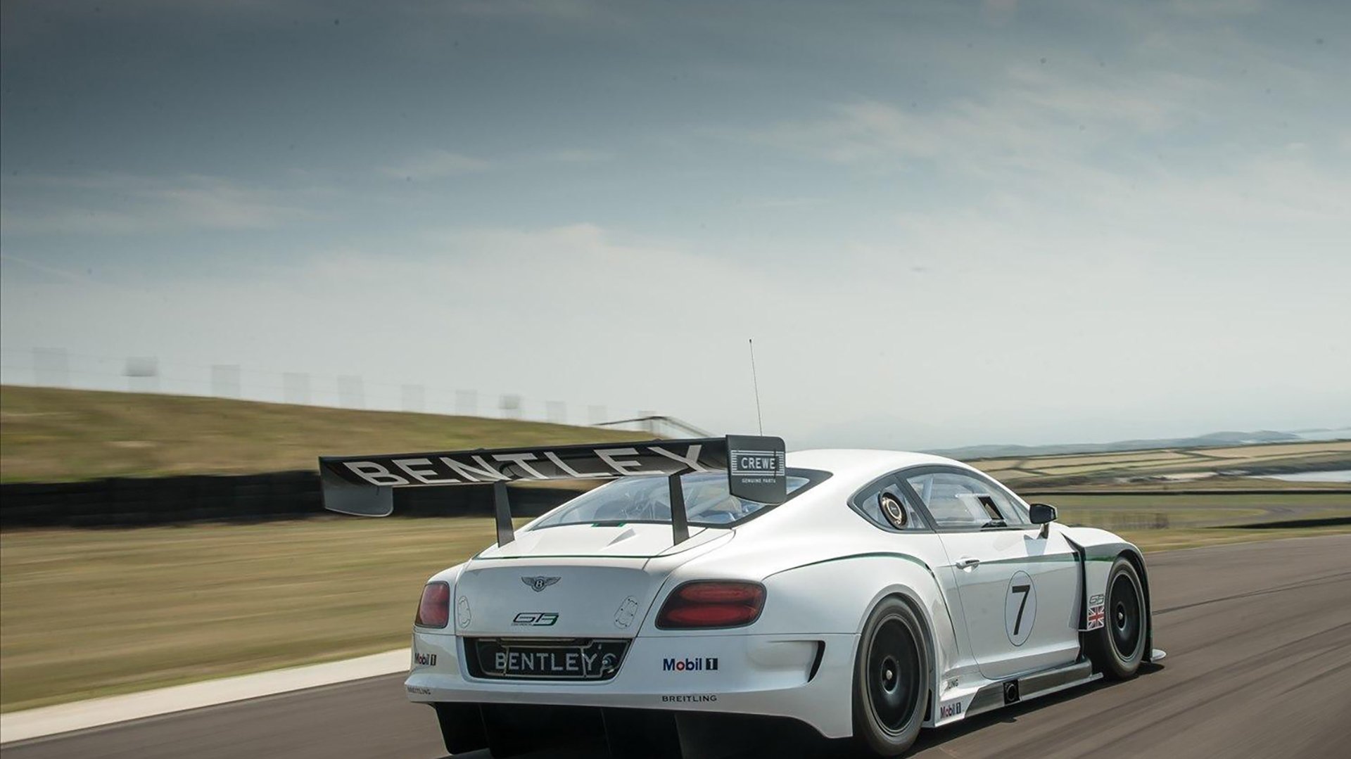 跨越时空的王者时刻，上海队斩落魔术，詹姆斯西甲德比接管比赛