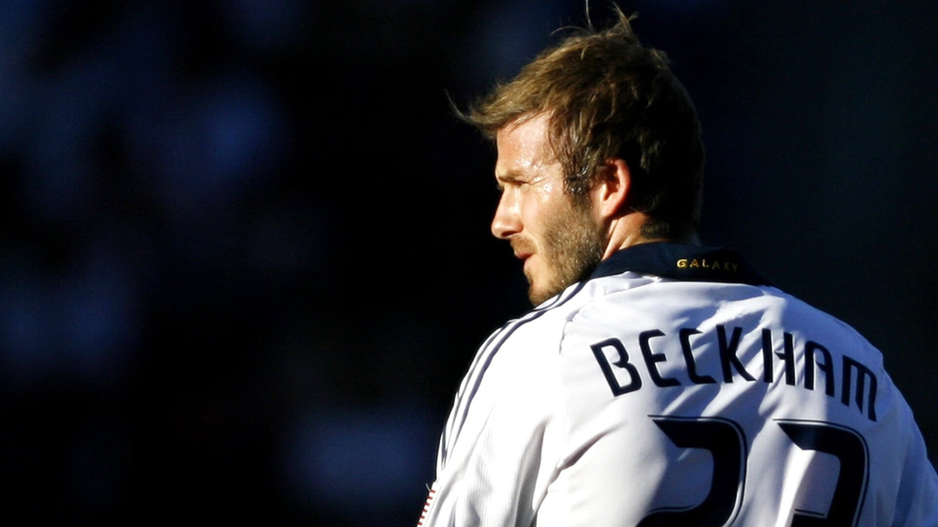 英超争冠之夜,阿拉巴彻底打爆防线,改写历史的90分钟