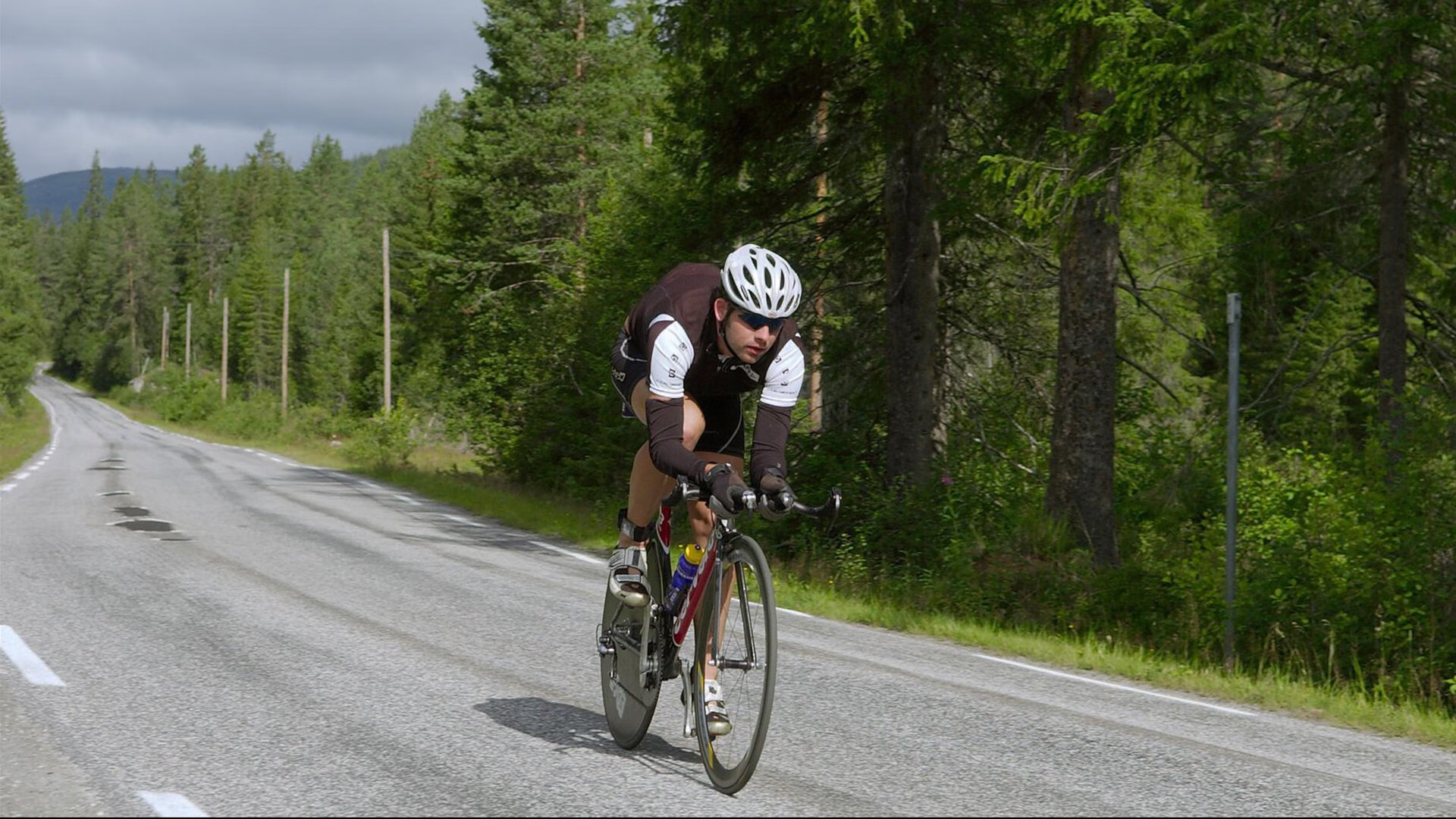 戈贝尔点燃赛场，雄鹿战术压制凯尔特人，一场防守与体系的胜利