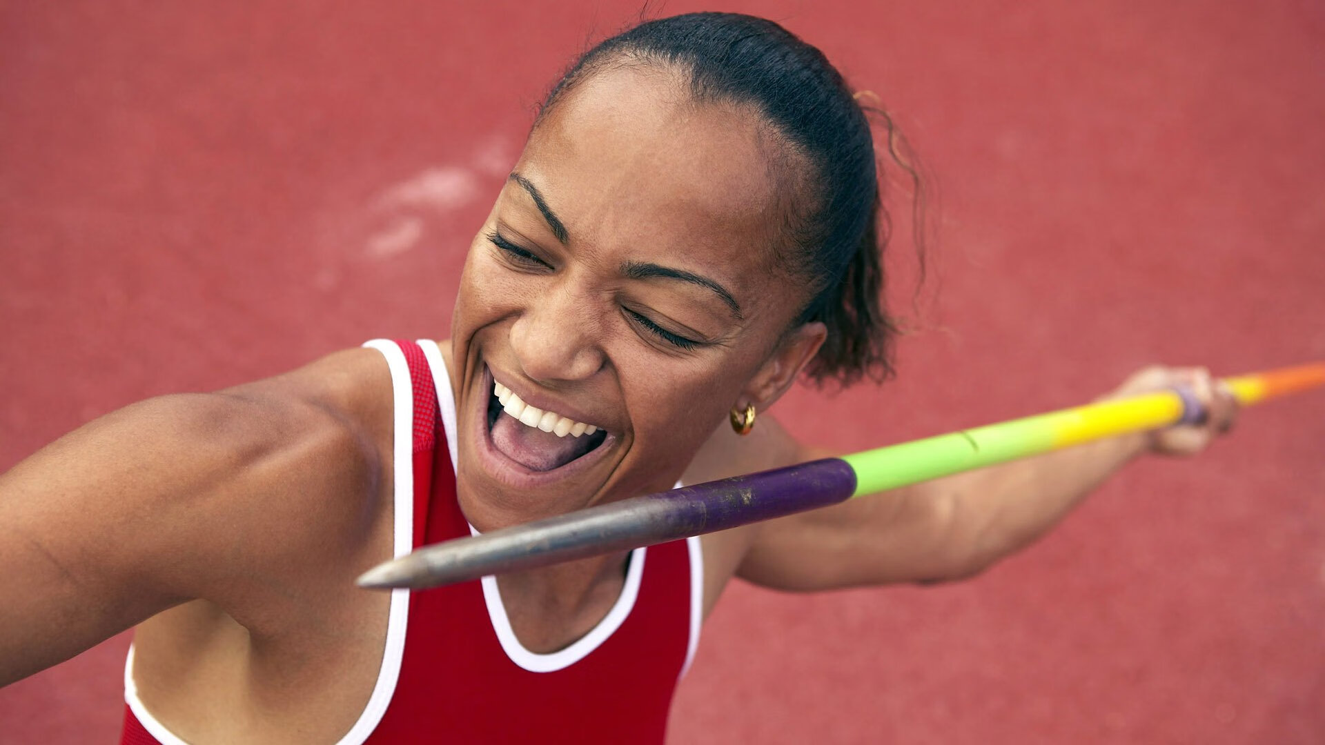 赛道与球场的双重奏，当米切尔在F1街道赛掀翻国王